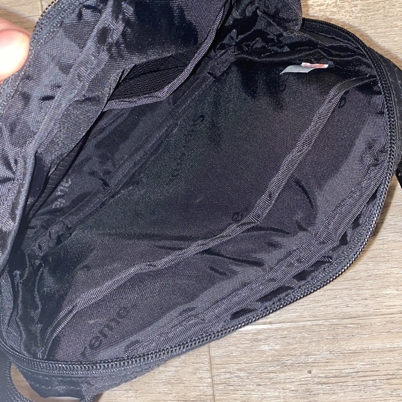 Authentic Supreme Shoulder Bag Black FW18 - Exclusive Rare bag - Picture 5 of 5